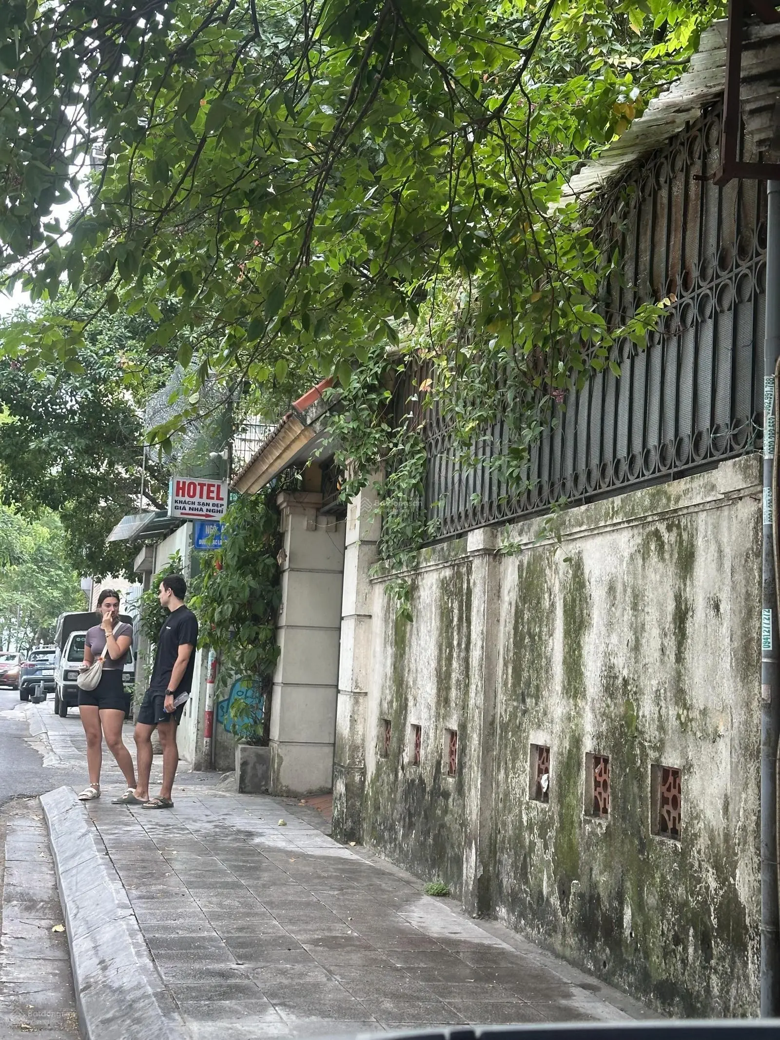 Bán nhà 2 tầng DT 119m2 - MT 5,5m - gần Hồ Tây và phố Nhật Chiêu - trung tâm Tây Hồ. Giá: 19 tỷ