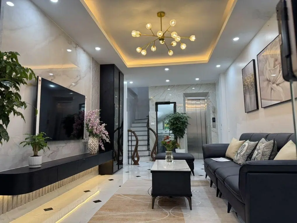 Chính chủ bán nhà phố Xuân La, Tây Hồ, 38m2, 5 tầng thang máy, ô tô đỗ cửa, tặng nội thất