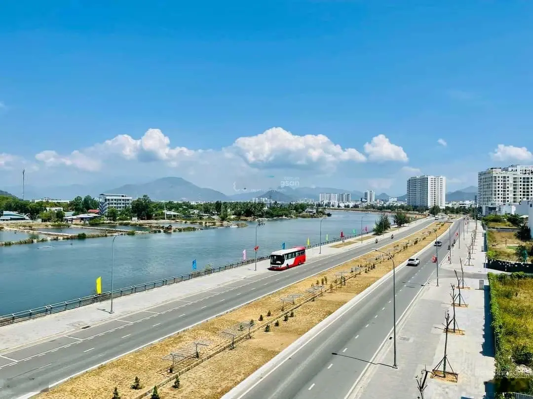 Cần bán lô đất siêu đẹp, mặt tiền rộng 20m đường Số 8, KĐT Hà Quang 2, Nha Trang, đối diện TTTM