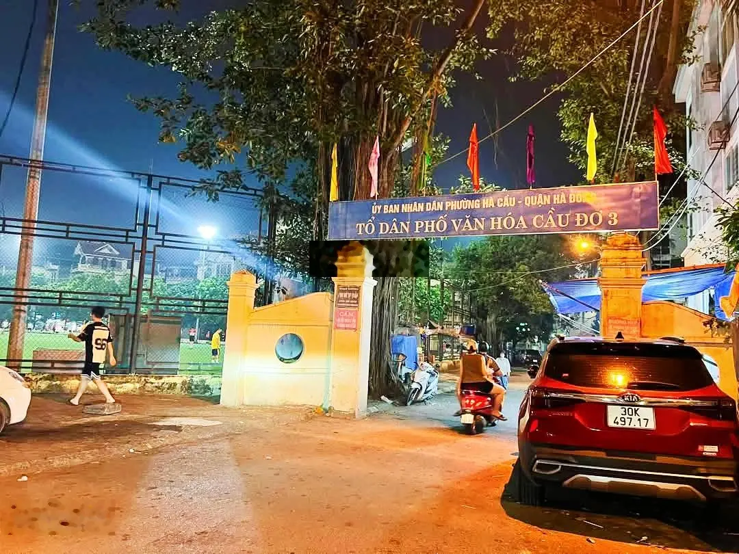 Siêu phẩm bán nhà 5 tầng 47m2. Mặt phố Cầu Đơ 3, lô góc thông ra Quang Trung với Lê Hồng Phong