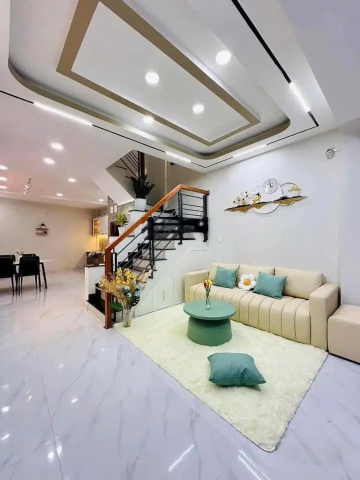 Qua Mỹ, cần bán gấp căn nhà ngay Nguyễn Kiệm, Phú Nhuận. 65m2, sổ riêng. 0984 555 ***