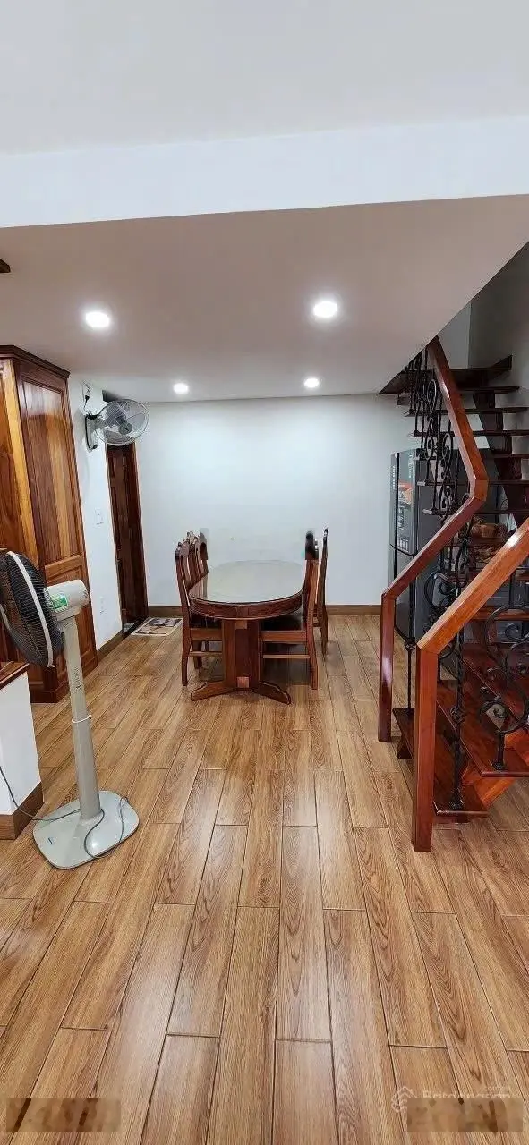 Nhỉnh 6 tỷ ngay UBNDQ9, gần Trường Hoa Lư nhà 2 tầng DT 63m - tặng full NT