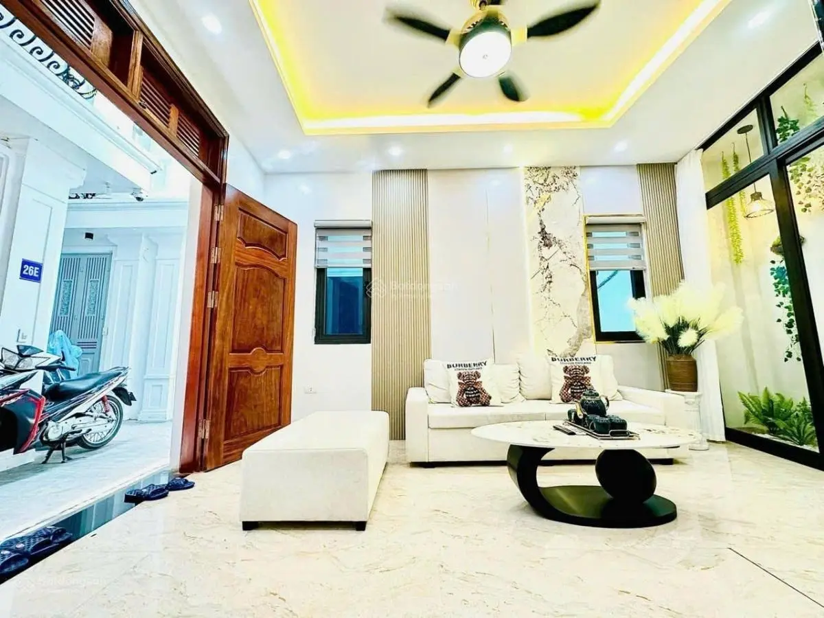Bán nhà mới lô góc, gần phố Nguyễn Khánh Toàn, Trung Kính, Yên Hoà, 38m2x5T, MT 6m, giá 6,99 tỷ