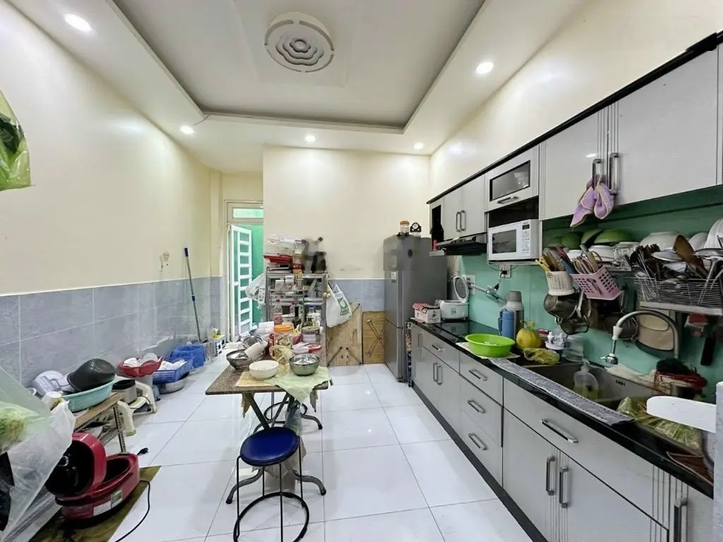 Bán nhà 4 tầng 63m2, 4PN, đường 10m chợ Rạch Ông Nguyễn Thị Tần P2 Q8, chỉ hơn 11 tỷ, pháp lý chuẩn