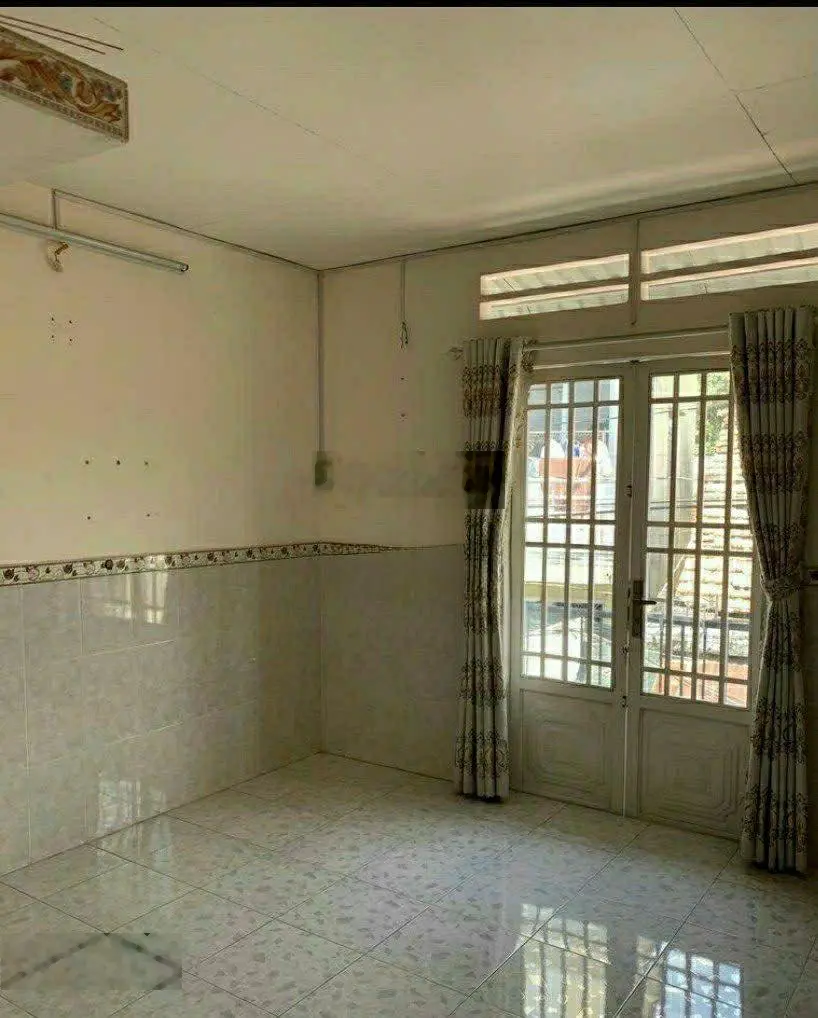 1 tỷ mốt - Nhà 42m2, có lầu, sẵn 2 phòng ngủ, ngay Mũi Tàu, 1 sẹc Hà Huy Giáp, P.Quyết Thắng