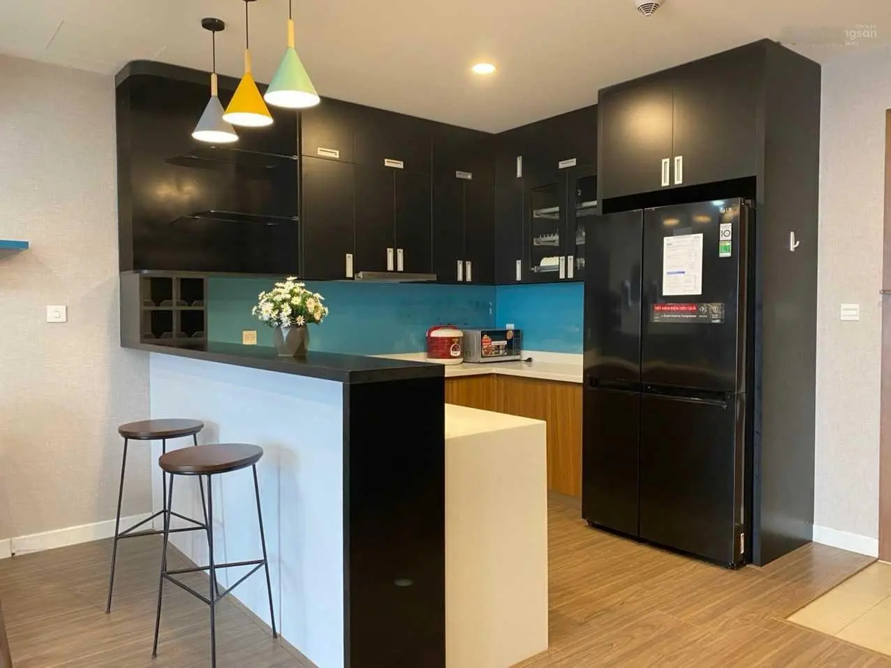 Cần bán căn hộ chung cư Kosmo Tây Hồ DT: 102m2, 3PN căn góc, BC Đông Nam, giá 7,650 tỷ bao phí