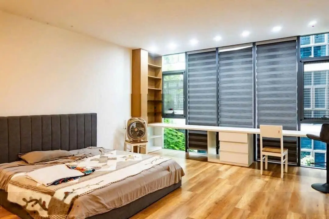 Cực hót-nhà mặt phố-giá ngõ-ôtô tránh- kinh doanh-phan văn trị-đống đa- 50m2- 5 tầng-mt:4m- 23 tỷ