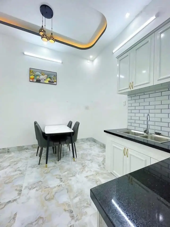 Bán gấp nhà phố Đào Tấn, ngõ nông gần phố, mới full nội thất, cách ô tô 72m, DT 37m2 * 5 tầng