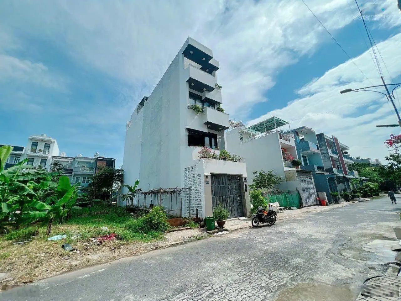 Chính chủ cần bán gấp 12 nền giá ngộp chỉ 1tỷXXX Lò Lu, Q9, SHR và ưu đãi cực lớn lên đến 300tr