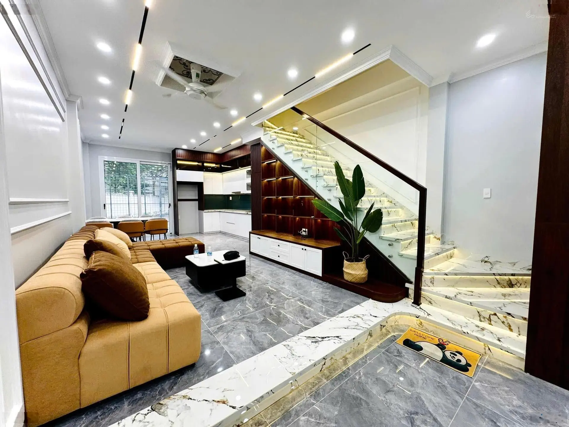U mê nội thất căn nhà đẹp mới tinh tại Lê Hồng Phong sau Phượng Chi đi vào