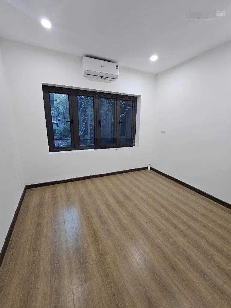 Bán Nhà Hồng Mai Đầu Bạch Mai_ÔTô Đỗ Cổng_Vài Bước Ra Phố_39m2 / 3Tầng_ Hơn 5 Tỷ