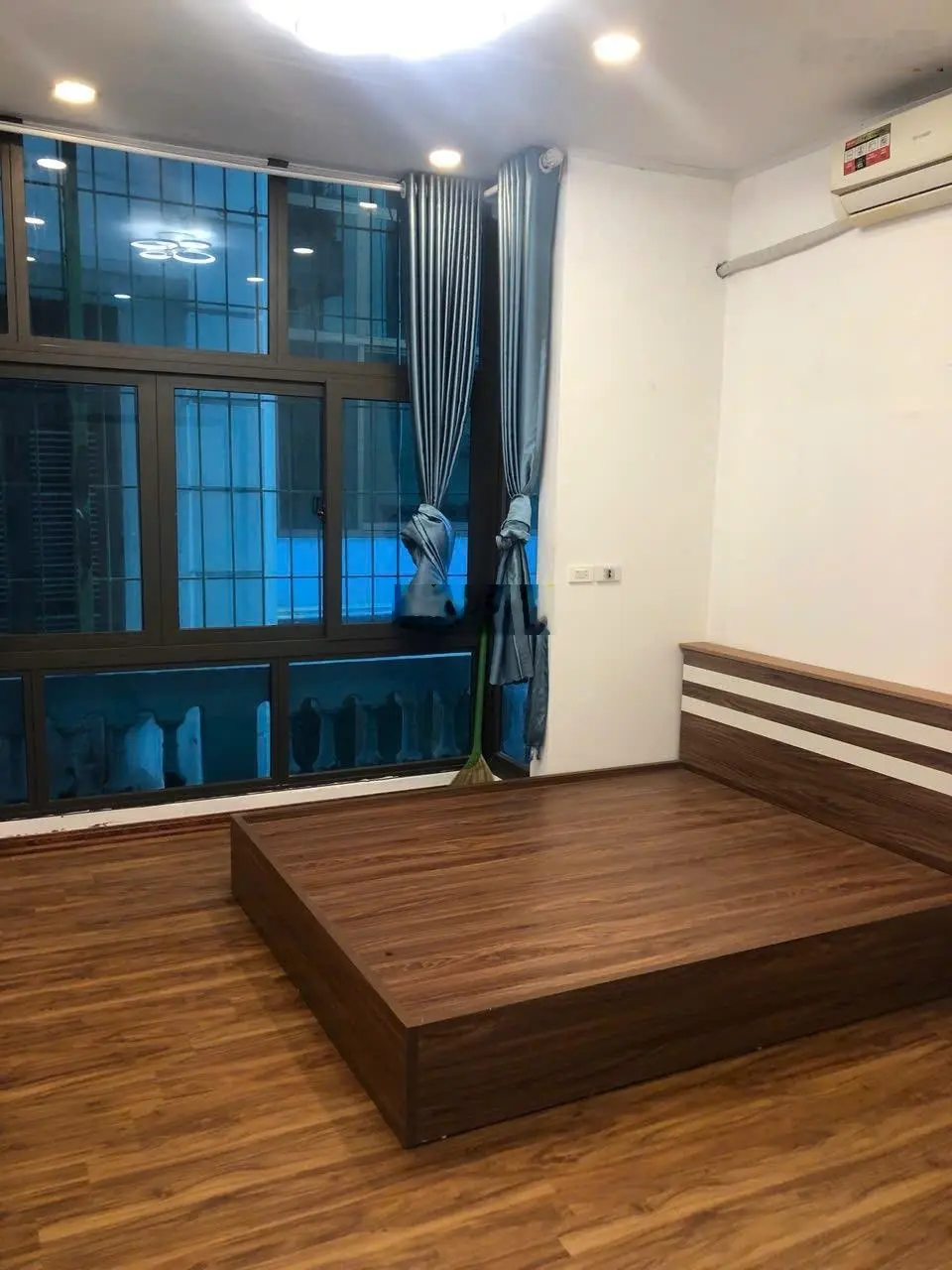 Bán nhà đẹp, quận hai bà trưng, 20m2, 4 tầng, nhỉnh 4tỷ, ngõ 3 gác, kinh doanh nhỏ, vô ở luôn