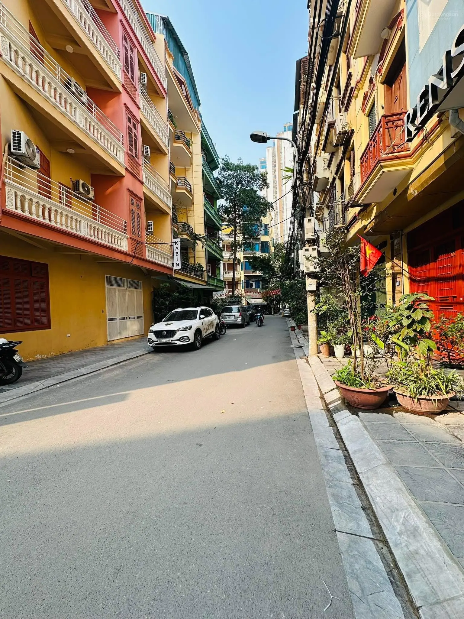 Bán Nhà riêng 70m2 tại Trung Kính, Trung Hòa, Cầu Giấy, Hà Nội, hàng hiếm đẹp, giá 31 tỷ.
