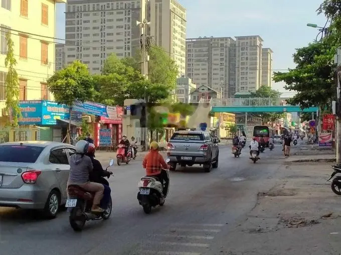 Bán nhà mặt phố Xốm 83m2, vị trí kinh doanh sôi động.
