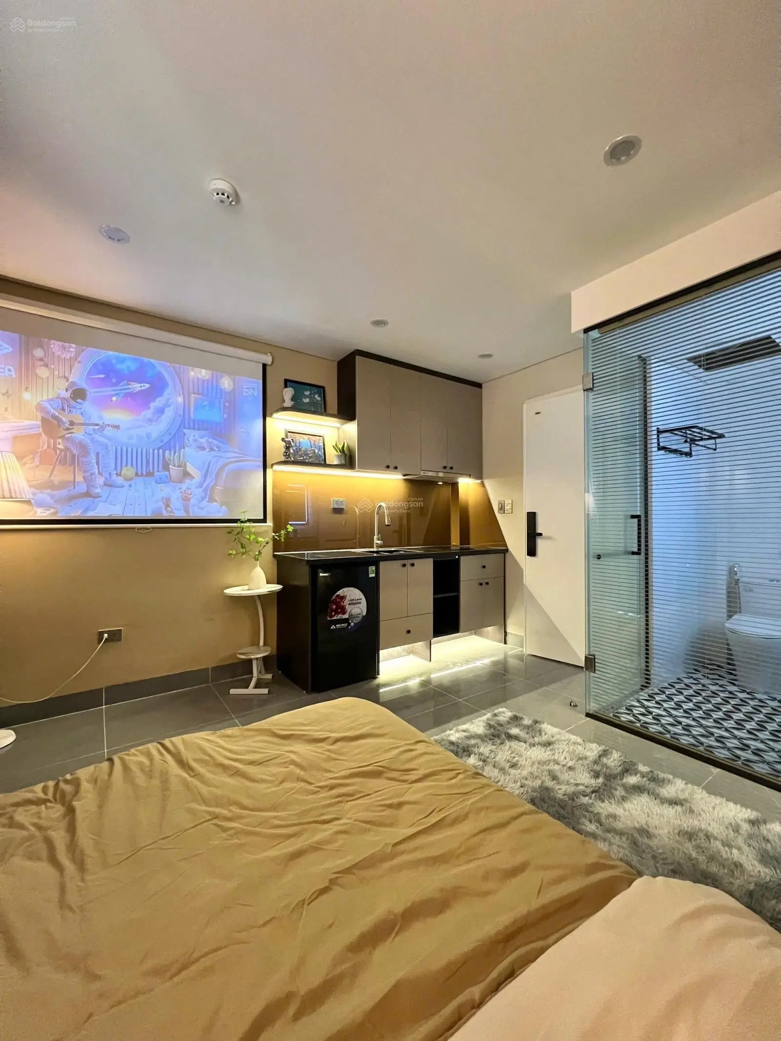 Bán CHDV CC mini, Trần Thái Tông, 60m2, 7 tầng, 18 phòng, dt 75tr/th, ngõ thông 3 gác, ra ô tô 50m