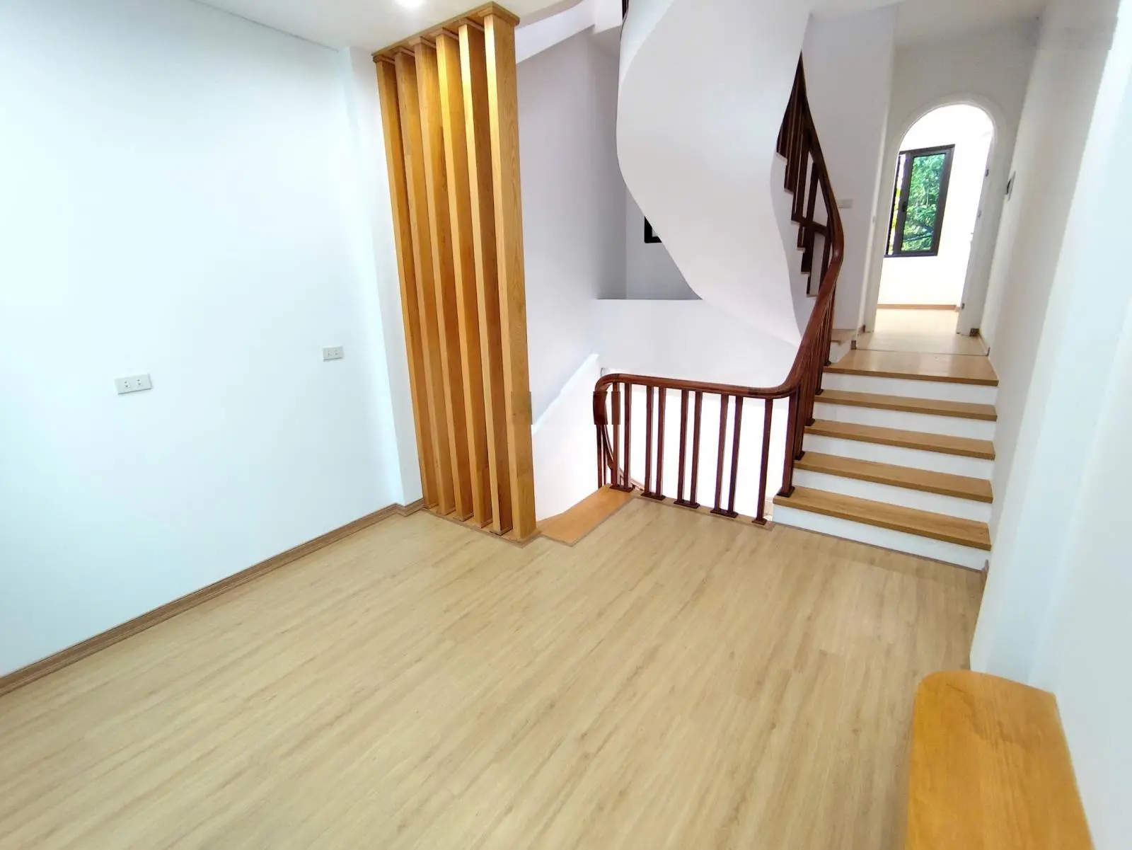 Nhà xây mới độc lập chỉ 300m ra bx Yên Nghĩa giá nhỉnh 4 tỷ 40m2*4t 2 mặt ngõ ở ngay lh 0978 939 ***