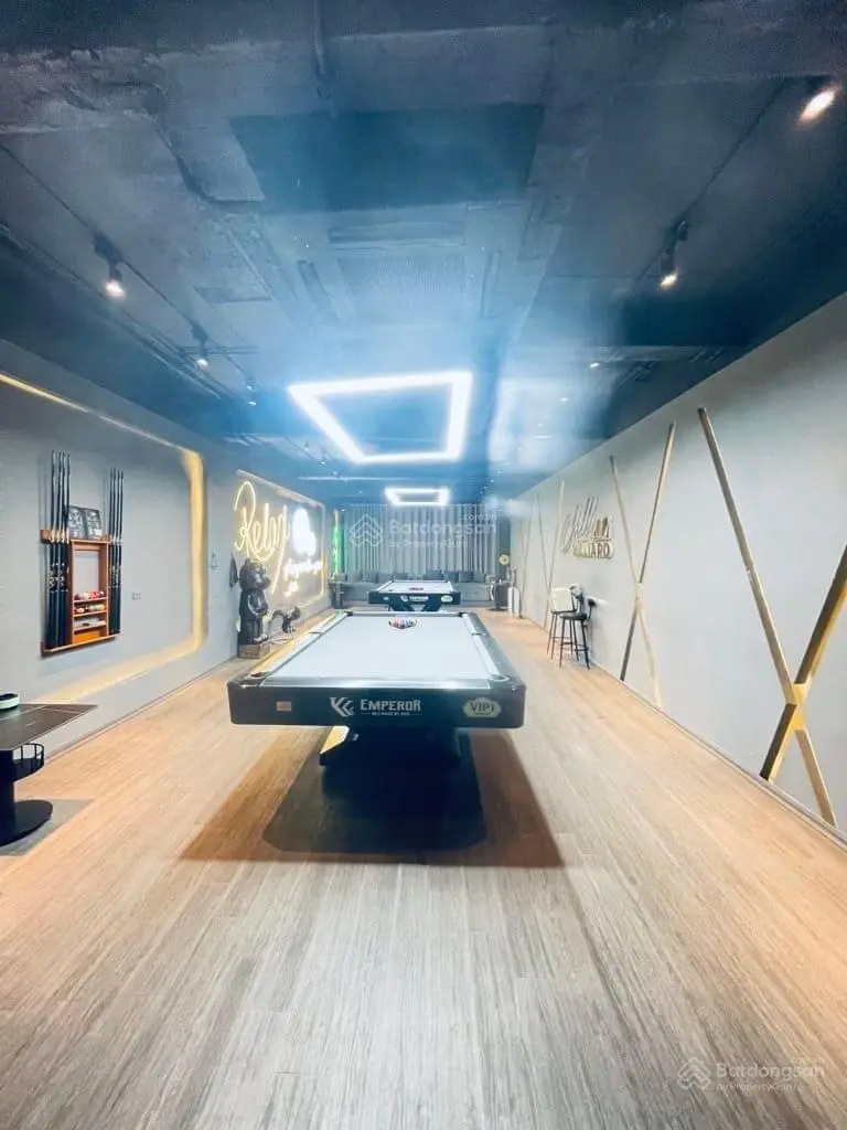 Cầu Giấy 100m2 - oto tránh - kinh doanh đỉnh - thang máy - sổ vuông đẹp - mặt tiền quyền lực