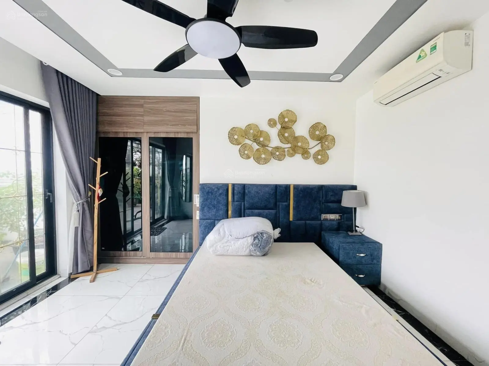 Chính chủ cần bán gấp tòa nhà căn hộ penthouse - 376 đường Bưởi doanh thu 400 triệu/tháng giá 93 tỷ