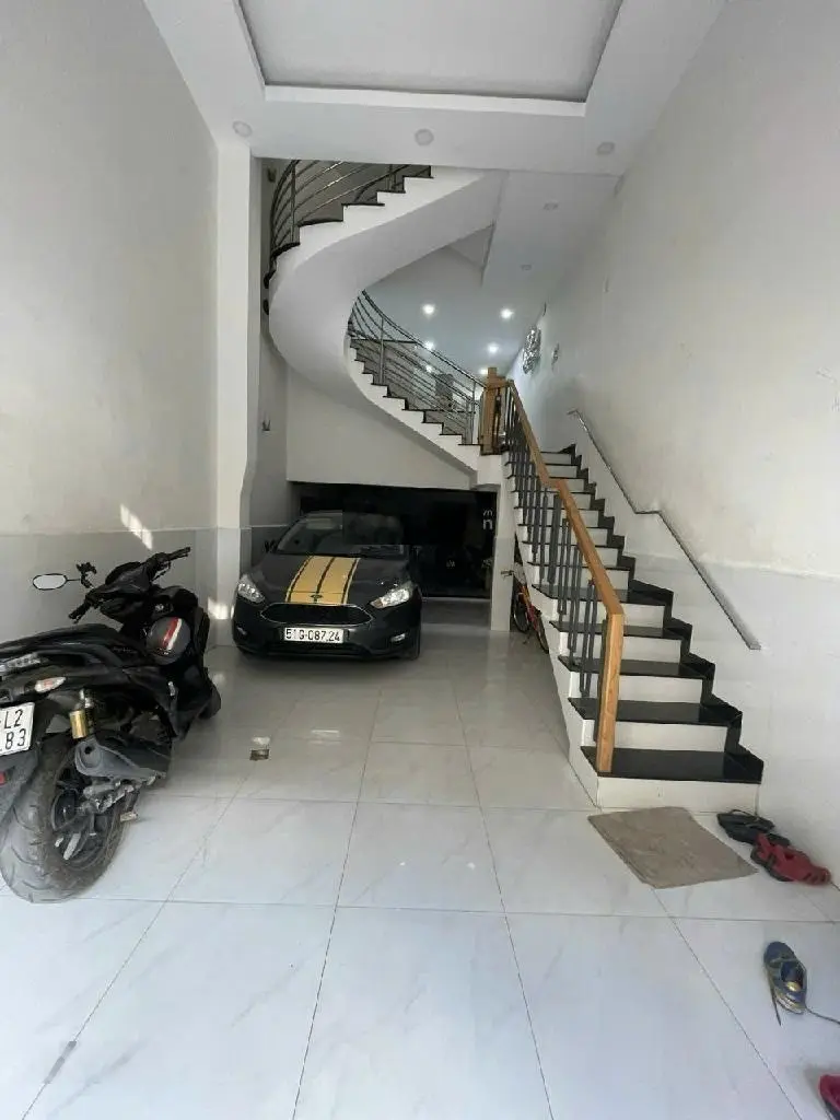 Ô tô ngủ trong nhà - 5 tầng - vừa ở vừa cho thuê