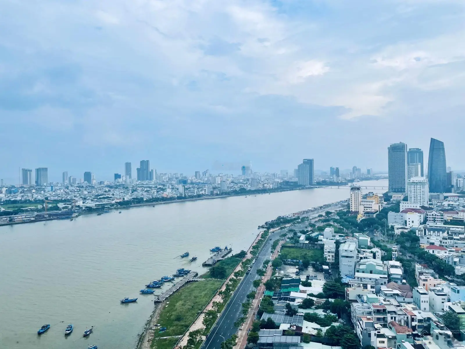 Chính chủ bán gấp căn 1PN + Sam Towers view sông Hàn - cầu rồng chỉ 3. Xtỷ - full nội thất