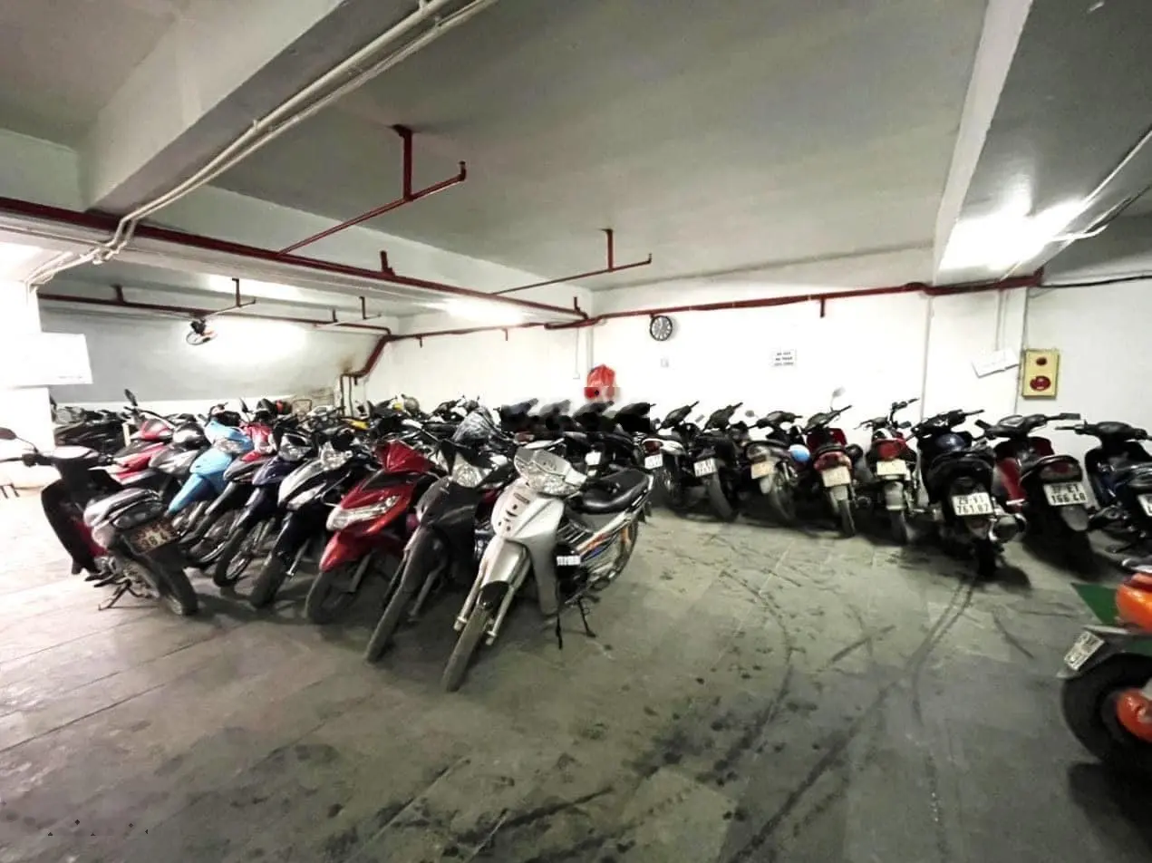 Bán toà nhà MP view hồ Hoàng Cầu - Đống Đa 240m2 9 tầng 1 hầm mặt tiền 10m cho thuê KD VP 350tr/th
