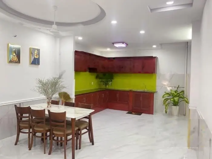 Thanh lý gấp nhà hẻm 6m Cao Thắng, P12, Q10 Giá 3tỷ590 Dt: 63m2 (4,5m x 14m) sổ hồng chính chủ