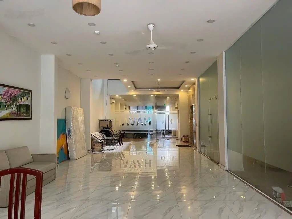 Bán nhà mặt phố Nguyễn Khuyến 85m 4 tầng 31.5 tỷ kinh doanh, lô góc, dòng tiền gần 60tr/tháng