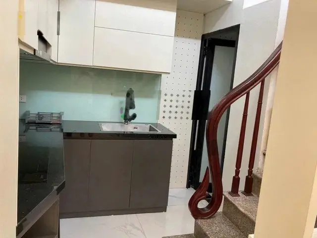 Mặt ngõ Lạc Trung - DT 34m2 - 5 tầng thang máy - MT 4m - 6,4tỷ - ô tô tránh - lô góc kinh