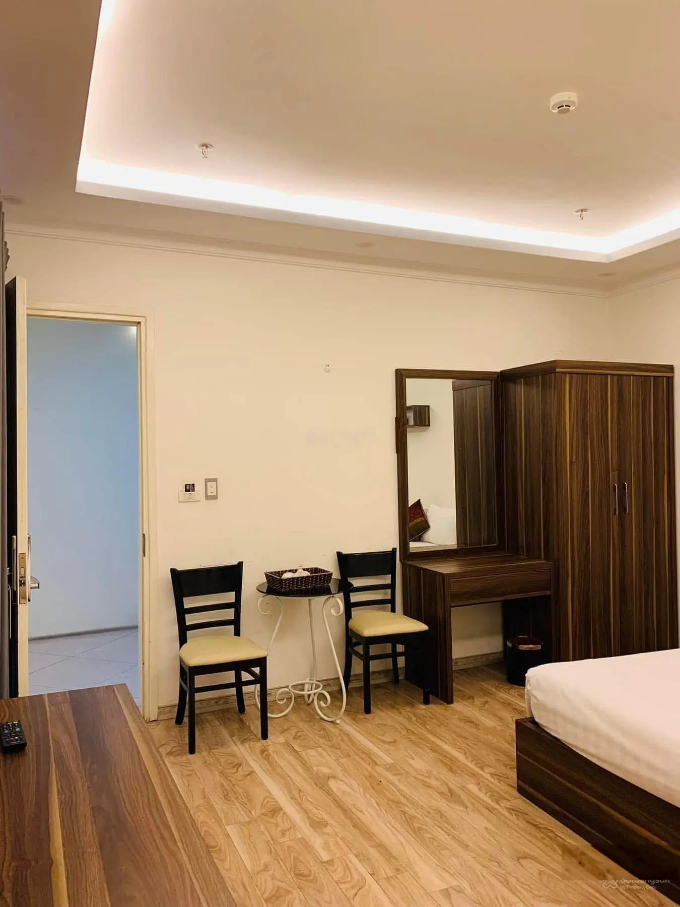 Bán Nhà Mặt Phố Trích Sài -Tây Hồ 120m2, 6 tầng, 2 thoáng, KD đa dạng, view Trọn hồ Tây 110 tỷ