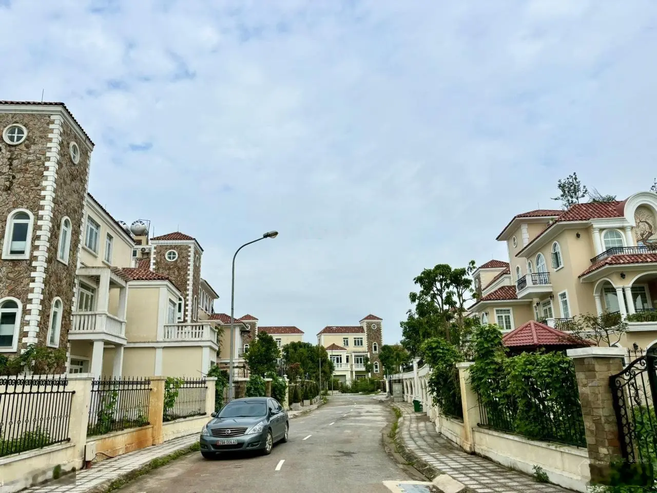 Bán biệt thự view được hồ điều hòa tại khu đô thị Nam An Khánh - 593m2, giá chỉ 100 triệu/m2