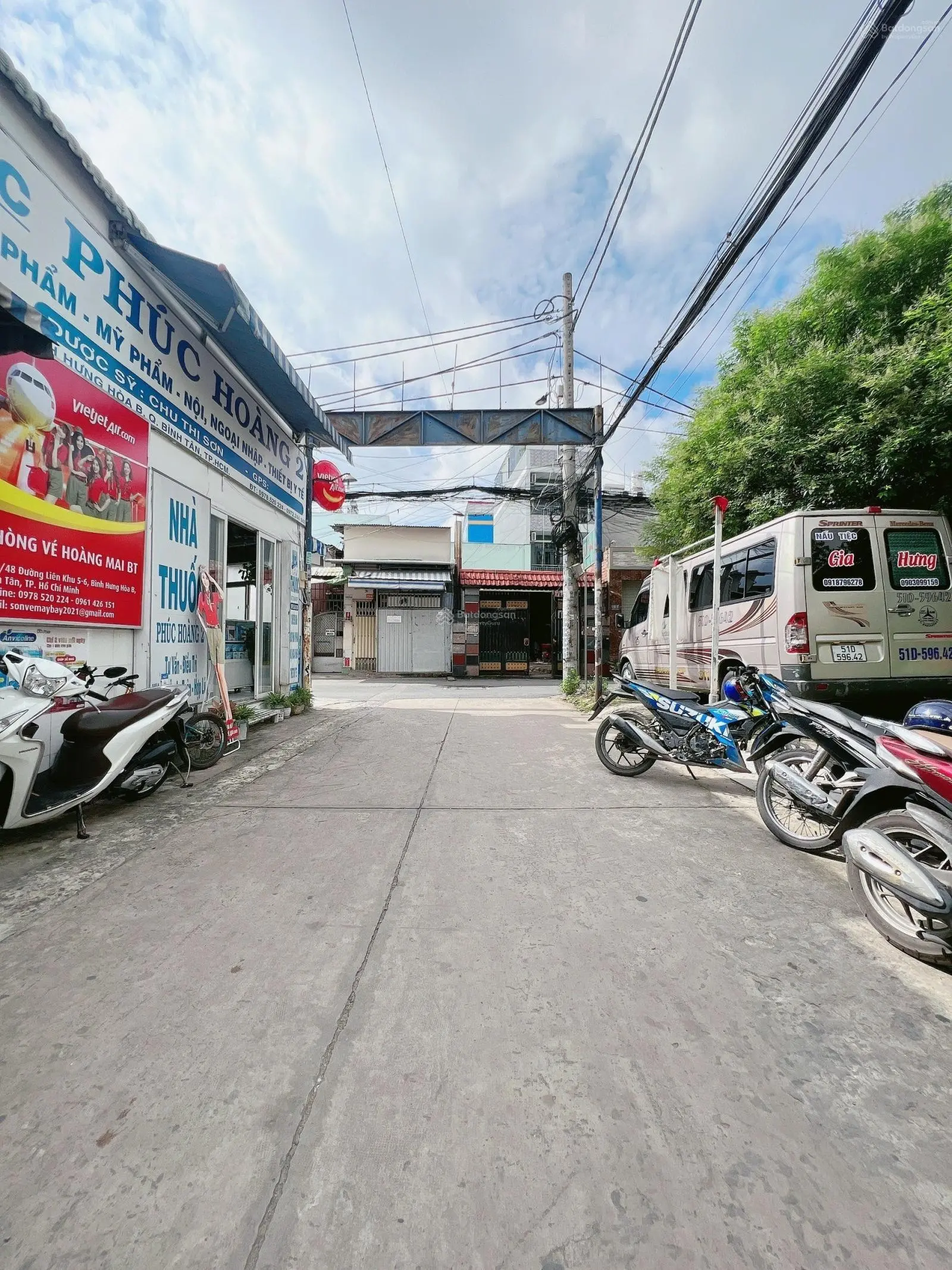 Bán nhà 2 lầu 3pn đườnG Liên Khu 5 - 6, hẻm 1/ ô tô đổ cửa, BHHB, Bình Tân