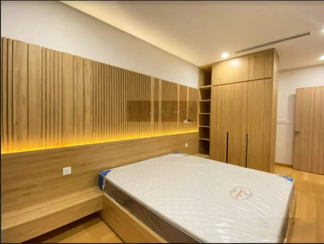 Chính chủ gửi bán căn hoa hậu, lô góc 2 mặt thoáng, ban công mát mẻ, giá rẻ nhất thị trường .