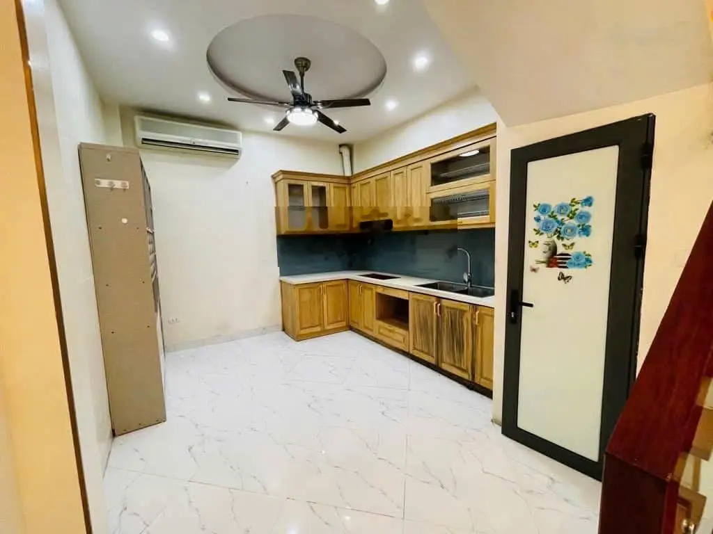 Siêu hiếm! Nhỉnh 7 tỷ ô tô đỗ cửa - Dịch Vọng - Cầu Giấy - Nhà đẹp ở luôn đón tết