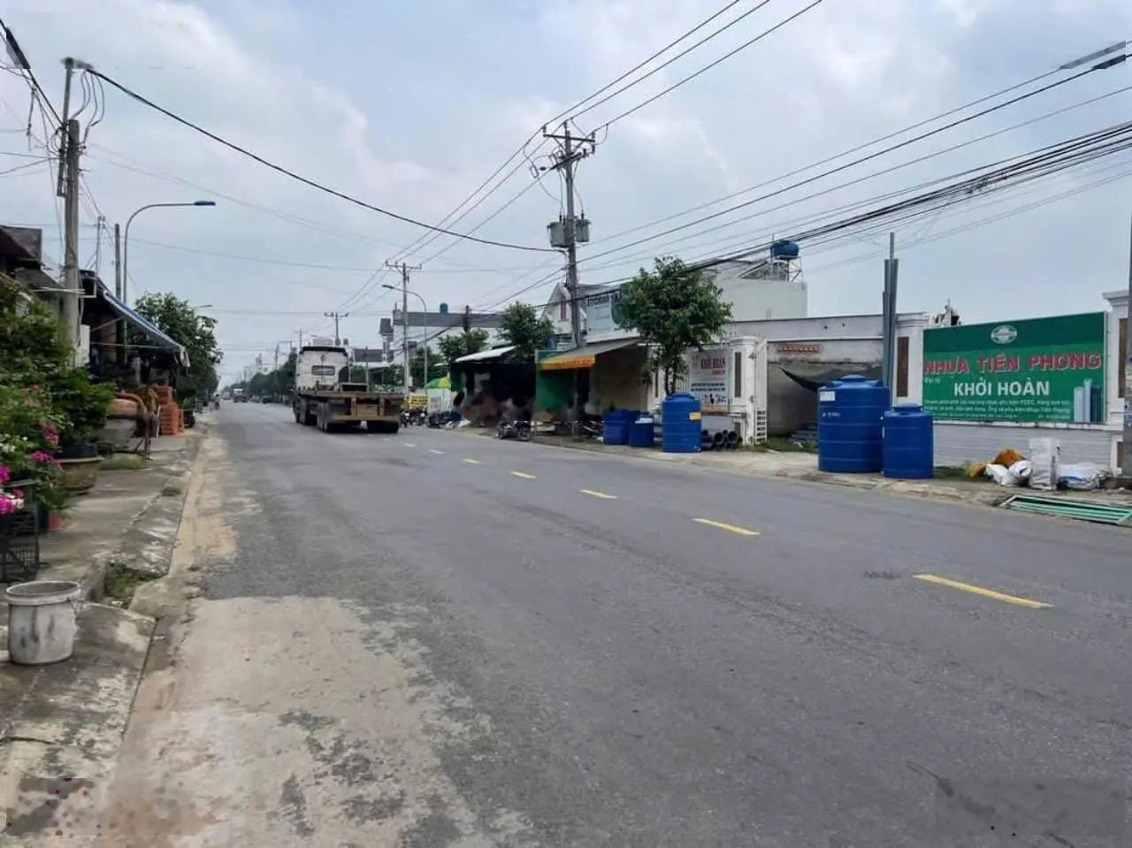 Cần bán nền mặt tiền đường Nguyễn Văn Tuôi, TT Bến Lức, 120m2, thổ cư. Cách Chợ Bến Lức 5p đi xe