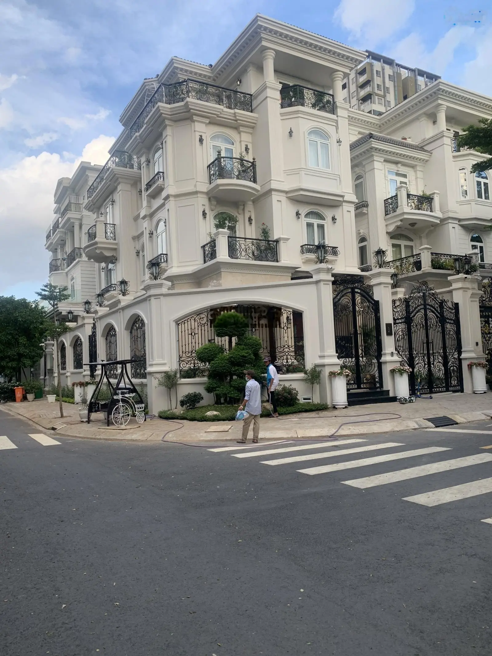 Cần Bán gấp căn biệt thự Cityland 99 Nguyễn Thị Thập, P. Tân Phú, Q7, LH: 0912 183 ***