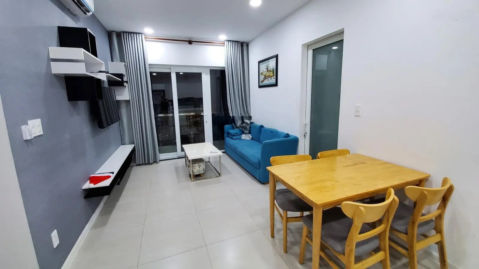 Chính chủ cần bán gấp căn hộ Xi Grand Court - Quận 10, DT 70m2 2PN - 2WC full NT giá 1 tỷ 990 triệu