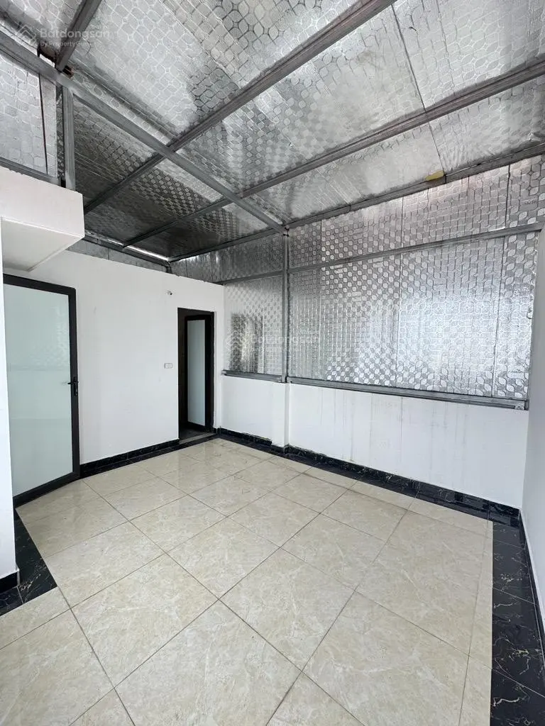 Bán nhà Nghi Tàm - ngay sát cầu Tứ Liên - nhà xây mới keng - cách ô tô 30m