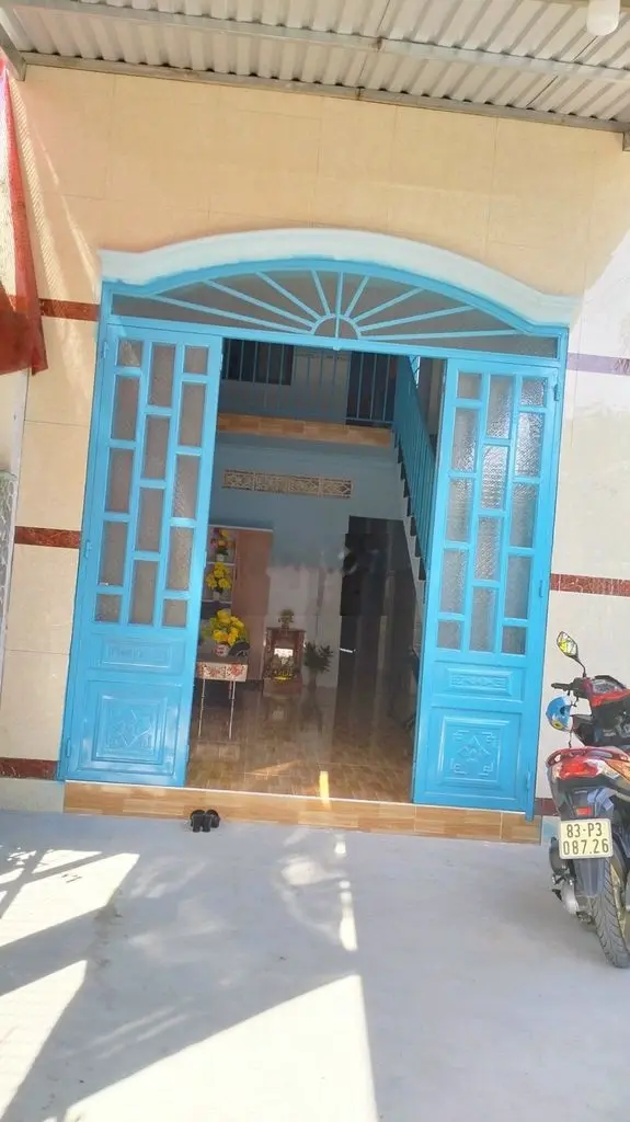 Kẹt tiền cần bán gấp căn nhà để về quê, dt 92,8m2 tc 63m2, giá 830tr.