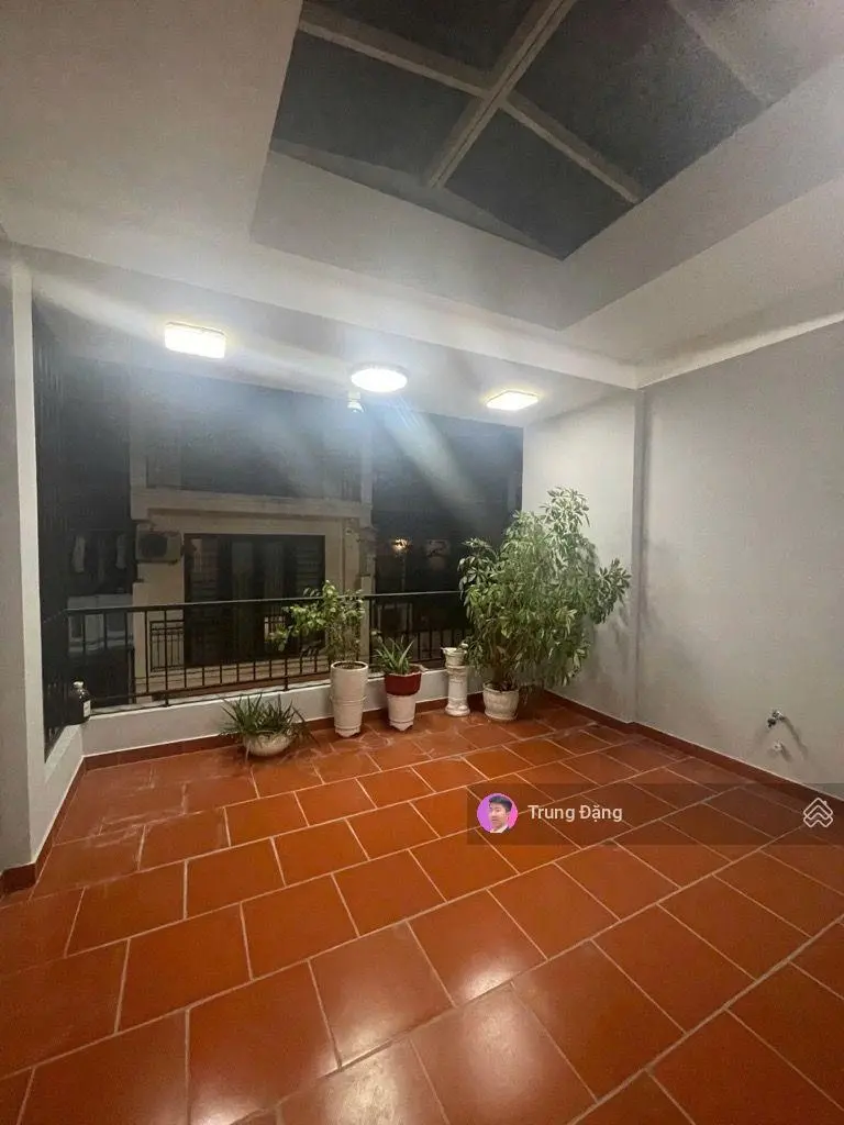 Bán nhà Lạc Trung, gara ô tô, vỉa hè, ở cực sướng, dân trí cao