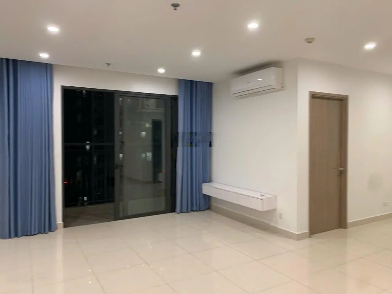 Mình bán căn 3 phòng ngủ - bc đông nam - View bể bơi - 95m2 Toà S3.03 Vinhomes Smart city