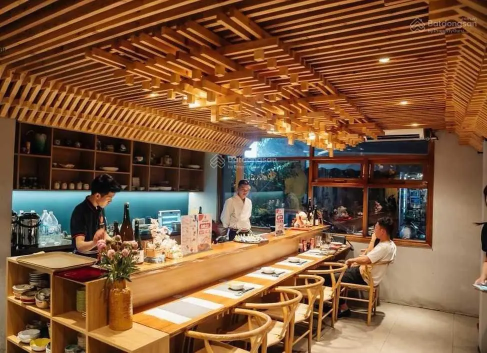 Bán nhà tầng 1 tập thể Nghĩa Tân, Cầu Giấy. DT 100m2, mặt tiền rộng, ô tô, kinh doanh