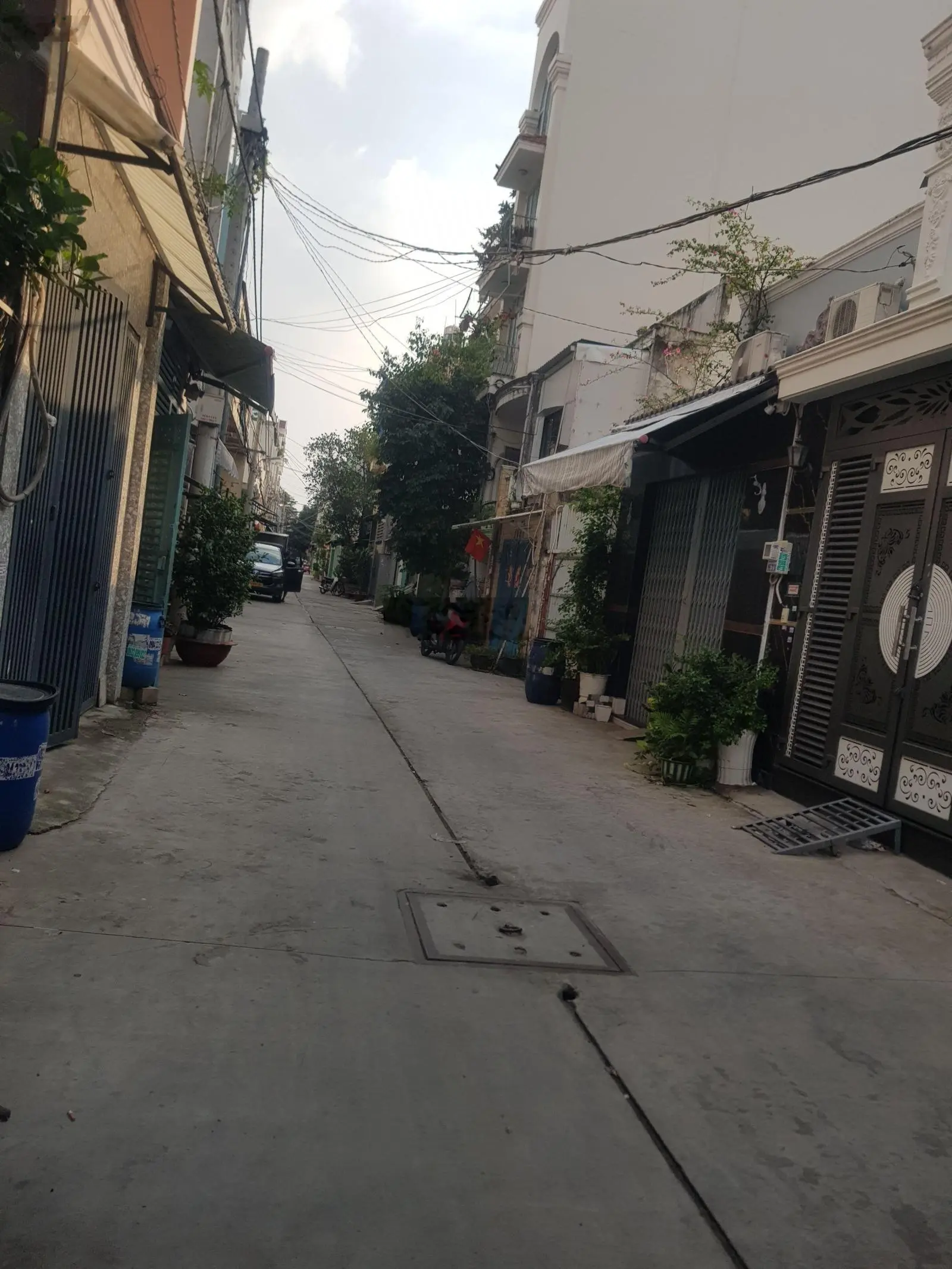 Bình Tân Hẻm 413 Lê Văn Quới nhà hẻm 2 mặt tiền trước sau 4 lầu xe hơi tới cửa giá 6,2 tỷ TL mạnh