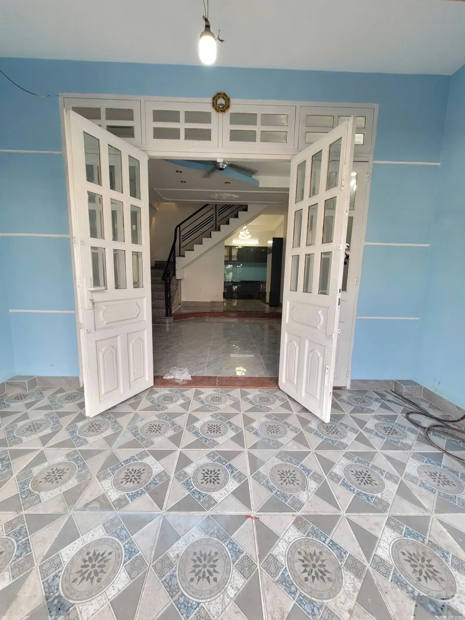 Nhà 2 lầu, 5x12m, 3.35 tỷ, Dĩ An, đường 10m thông, Ra BigC 900m, Khu dân cư văn minh, SHR