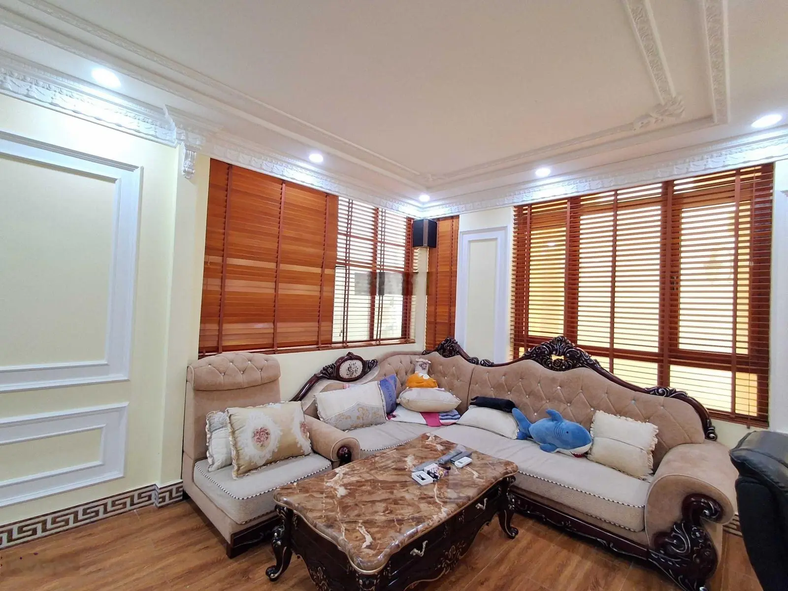 Cần bán nhanh biệt thự sân vườn tại Cổ Linh, Long Biên. Ô tô tránh, kinh doanh. DT 327m x10m. 42 tỷ