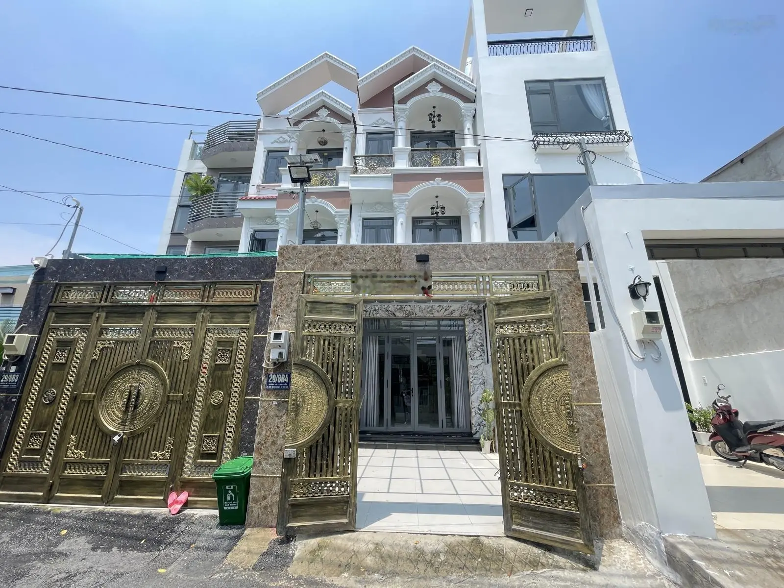 Nhà đẹp 4 tầng đối diện giga mall, full nột thất, ôtô ngủ trong nhà, đường thông đầy đủ công năng