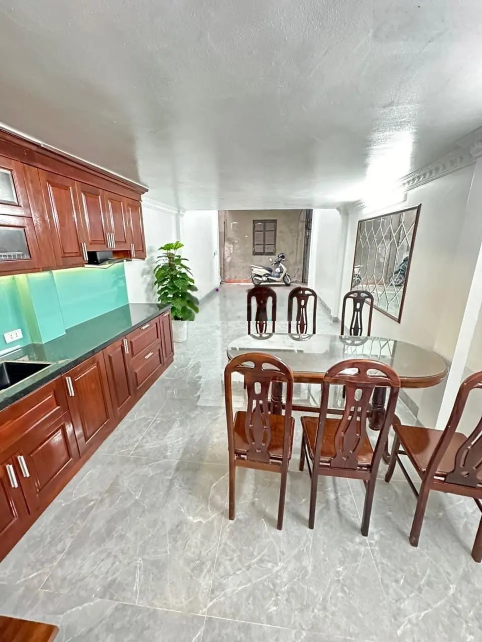 Bán nhà ngõ 86 Tô Vĩnh Diện Thanh Xuân ngõ thông ô tô vào nhà tặng nội thất 40m2 x 5 tầng 9.9 tỷ