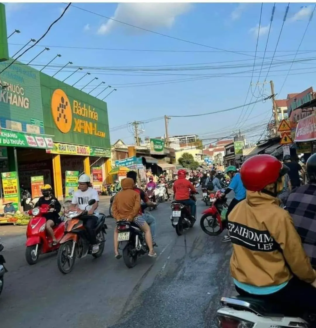 Bán nhà mặt phố đường Đoàn Thị Kia, giá tốt nhất chỉ 7,5 tỷ vnd, 157m2
