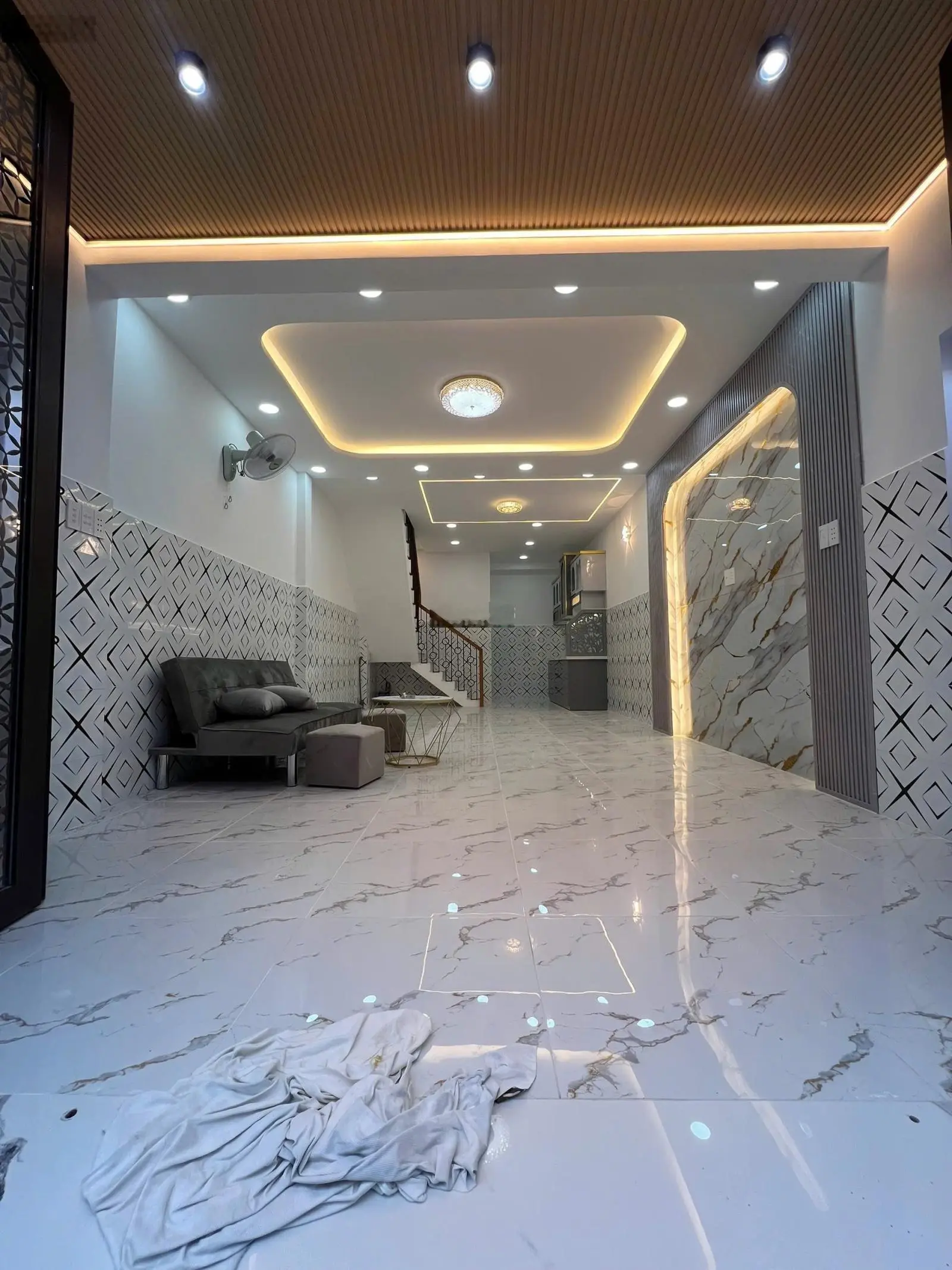 BÁN NHÀ đường mã lò hẻm xe hơi-2 tầng-40m2