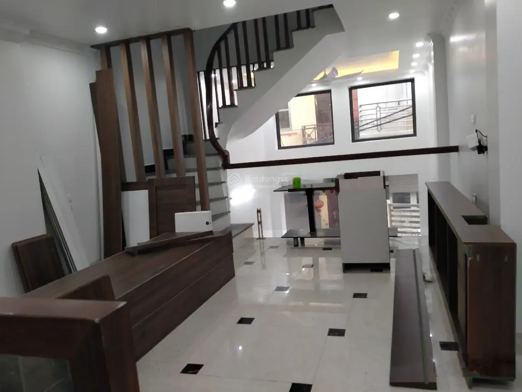 Hiếm có khó tìm - mặt ngõ thông - mới koong 5 tầng - trung tâm Thanh Trì, ngõ 298 Yên Ngưu