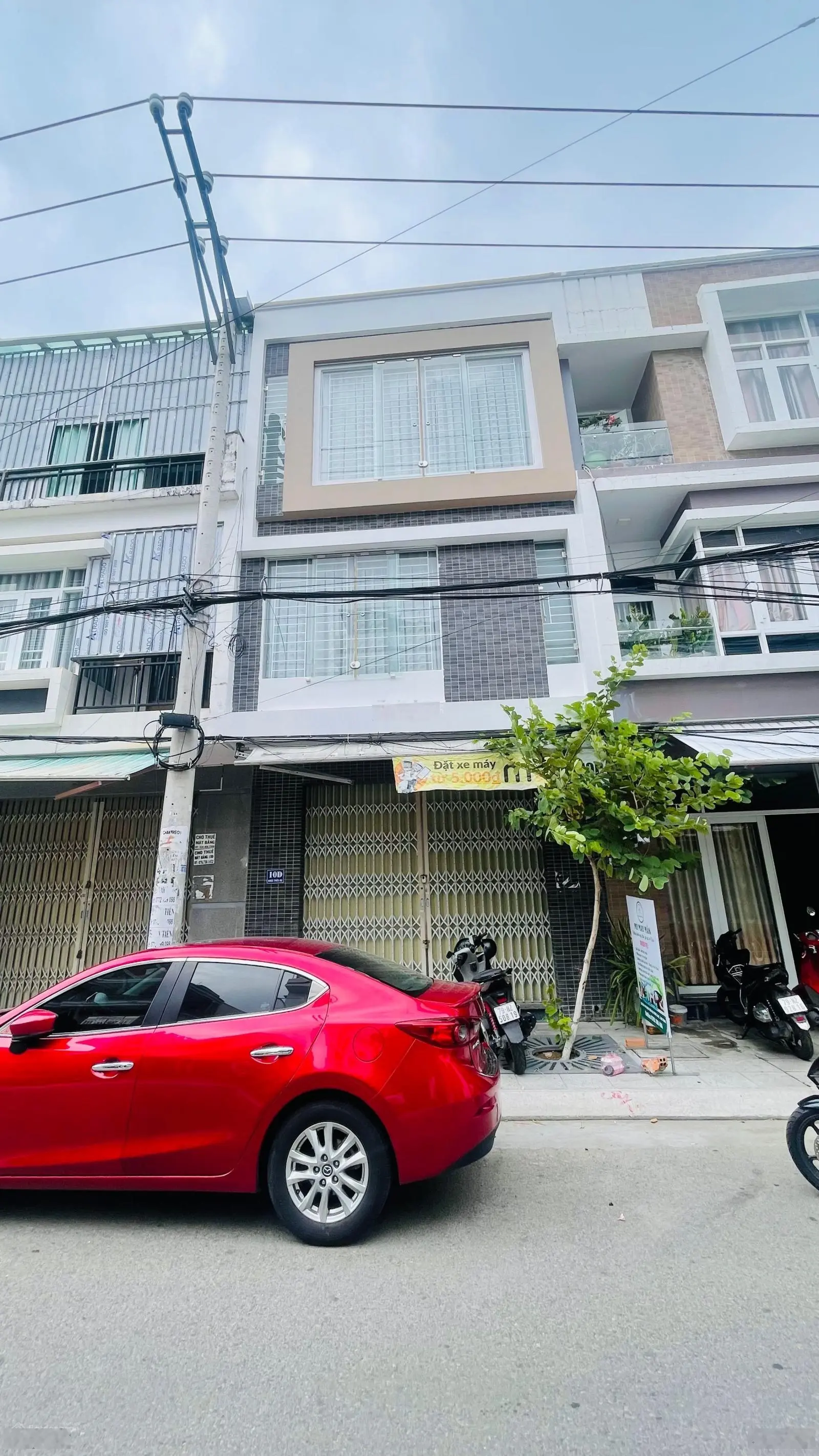 Hạ giá 400 triệu bán nhà mặt tiền đường rộng 13m - vừa ở vừa kinh doanh - cách biển chỉ 3 đi xe